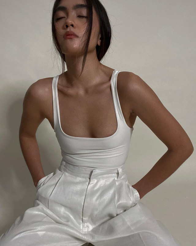 Ida Anduyan white outfit idea 6