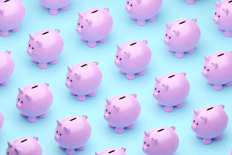 how to budget: piggy bank