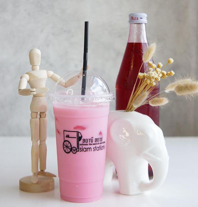 Siam station cafe - pink milk