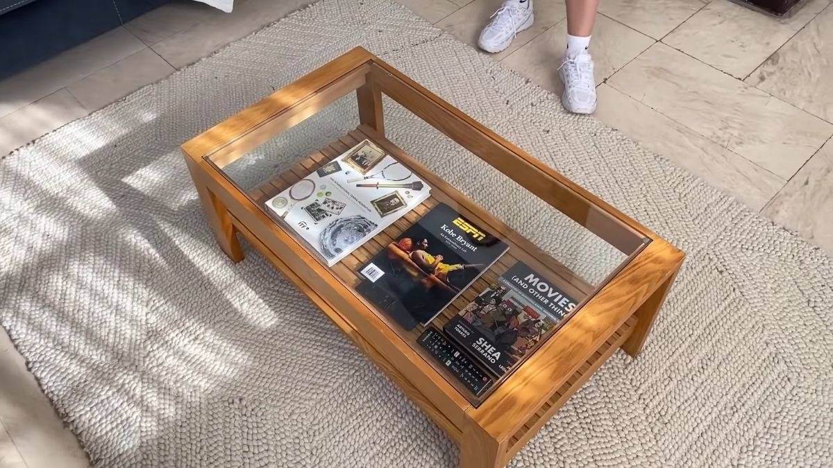 Bea Fabregas house tour 2021: secondhand coffee table