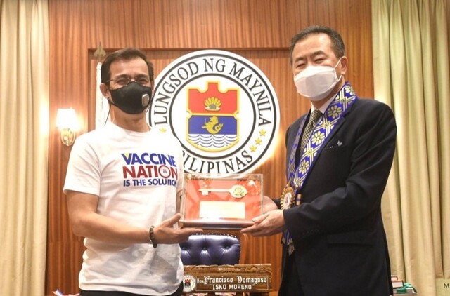 Mayor Isko Moreno and Ambassador to the Philippines Han Dong Man 