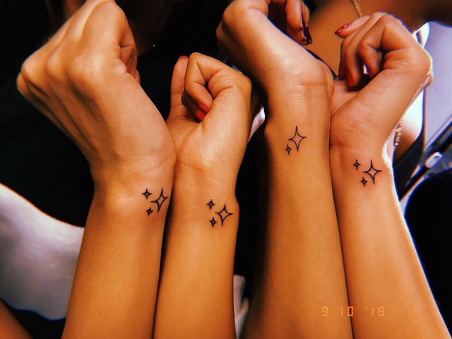 Lauren Reid, Andrea Luis, Nadine Lustre, Kiana Valenciano matching friendship tattoos