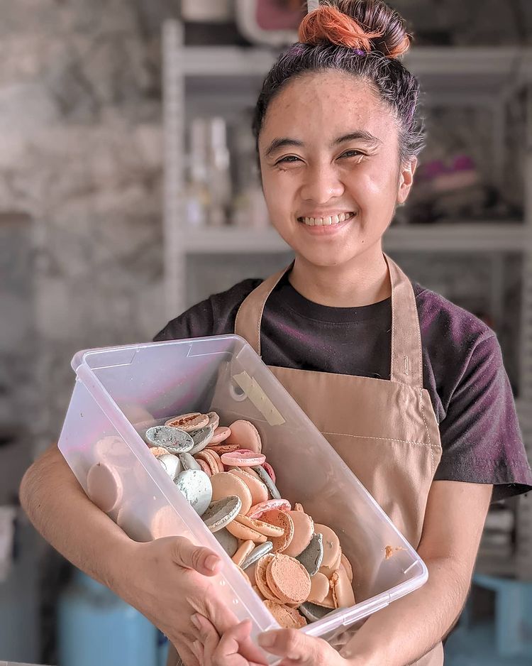 Culinary arts career - Pinay pastry cook