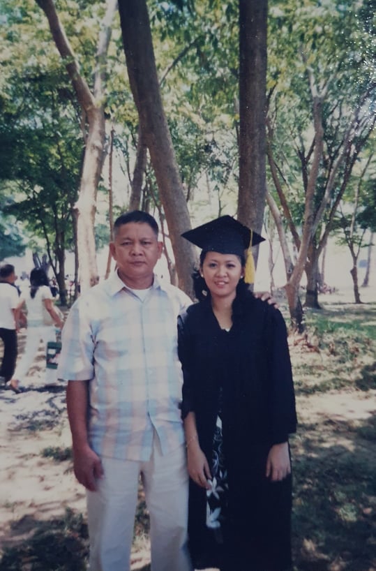 Pinay with dad, graduation