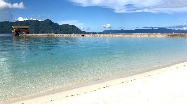 Sunlight Ecotourism Island Resort sand