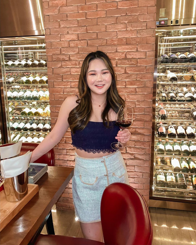 Date outfits: Ashley Sandrine Yap wearing a tube top and skirt