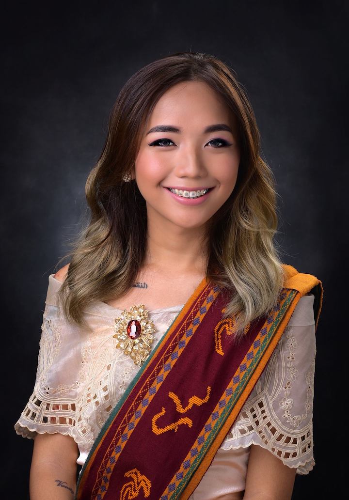 Pinay graduation photo from UP