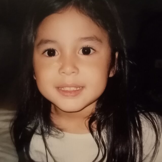 claudia barretto childhood