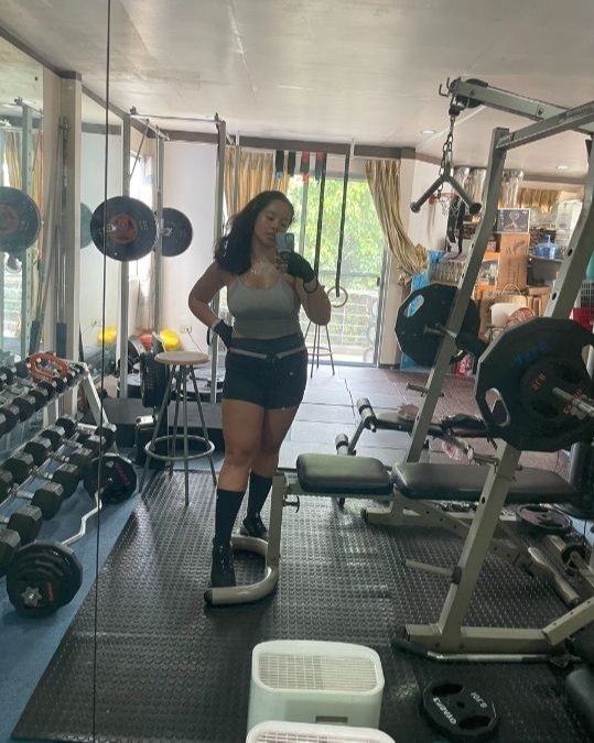 Pinay at her home gym