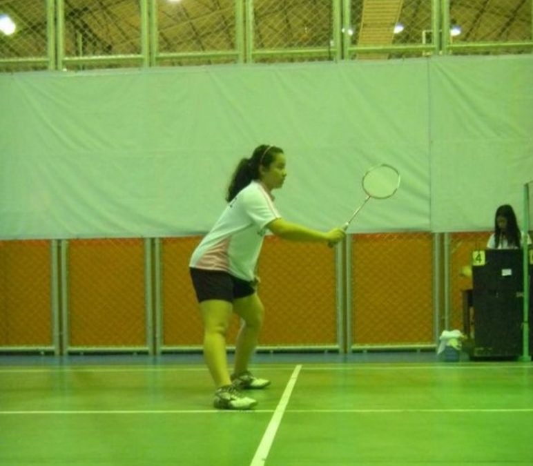 Pinay playing badminton