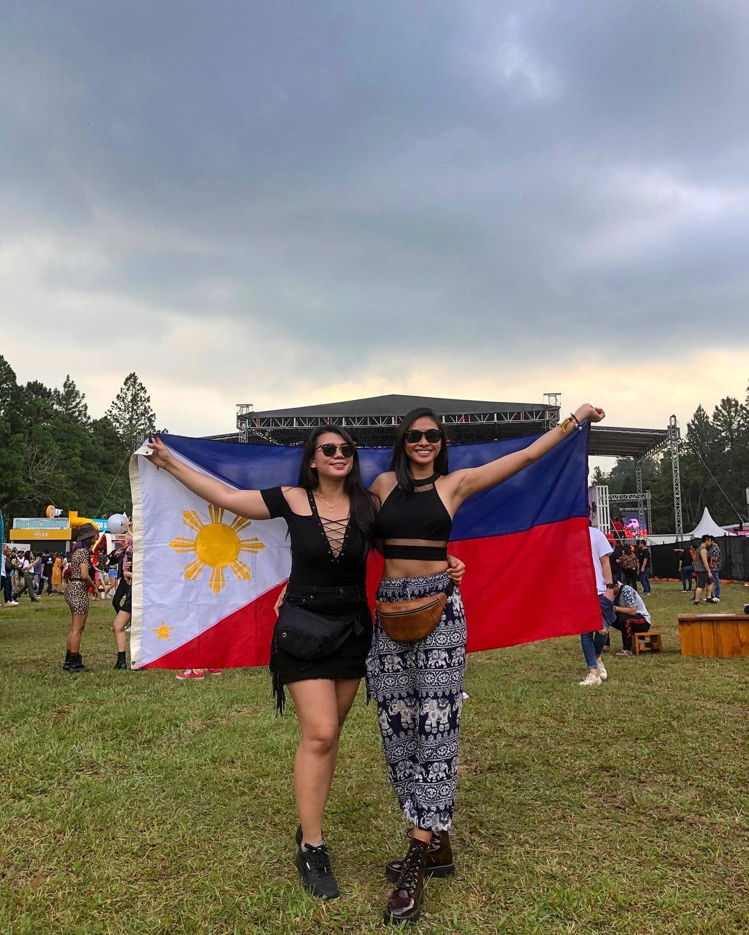 Miss Universe Philippines 2021 Beatrice Luigi Gomez and girlfriend Kate Jagdon at a music festival in Malaysia