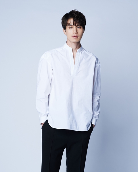 Upcoming K-dramas and movies on iQIYI: Bad and Crazy starring Lee Dong Wook