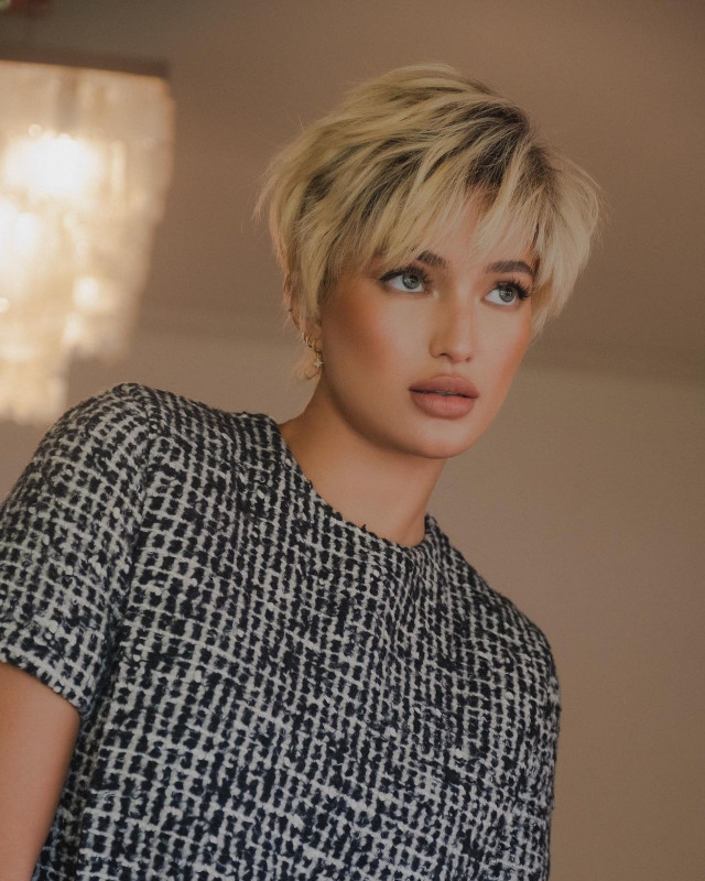 Sarah Lahbati Looks So Good With A Pixie Cut