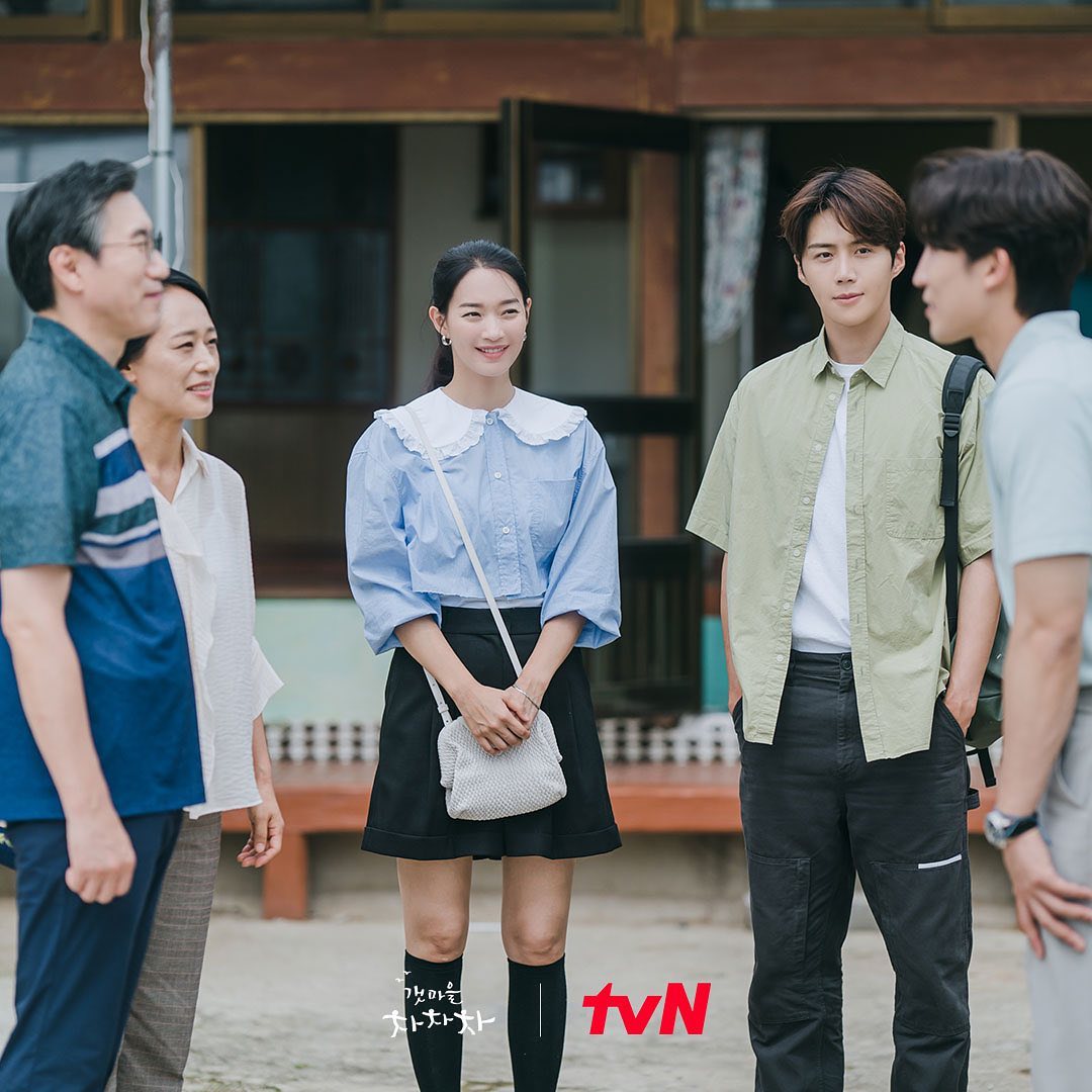 Shin Min Ah, Kim Seon Ho and other Hometown Cha-Cha-Cha cast