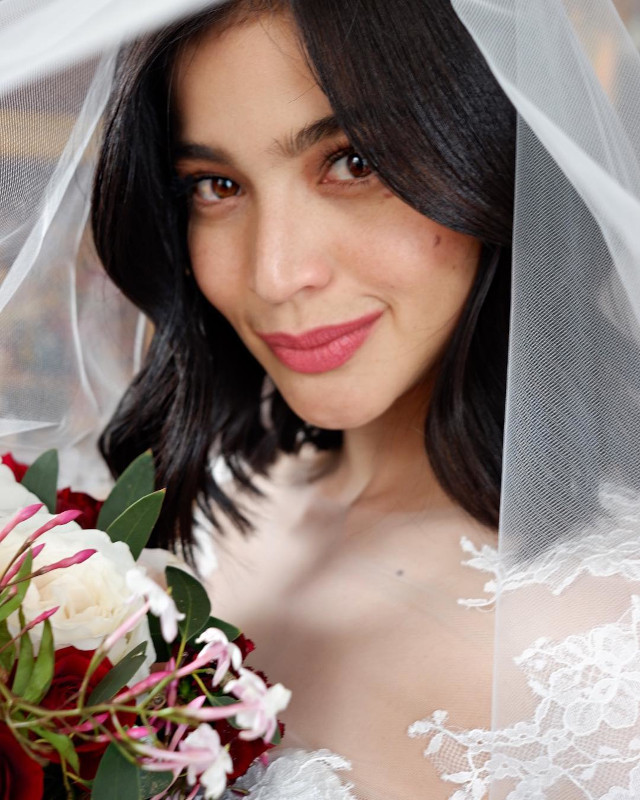 Coiffure mariage Anne Curtis, cheveux courts