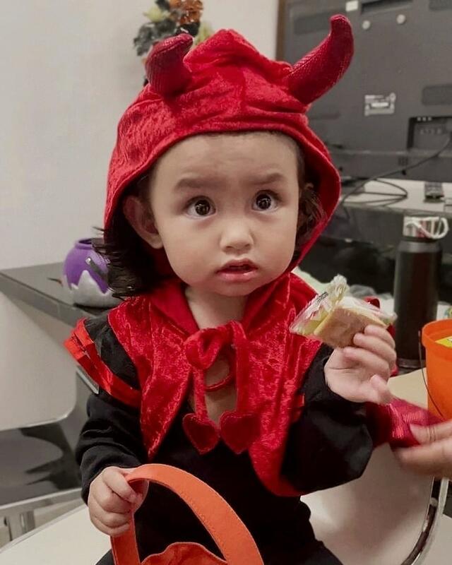 JC Santos' Daughter River Aletheia halloween