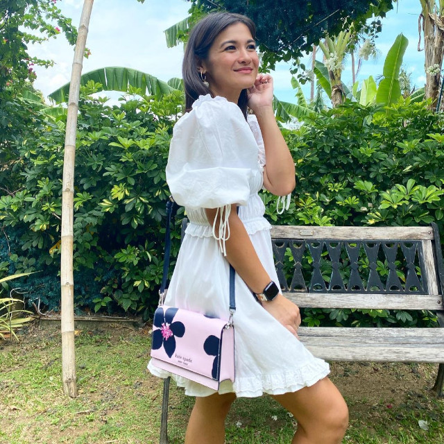 Puff sleeve outfit: Camille Prats
