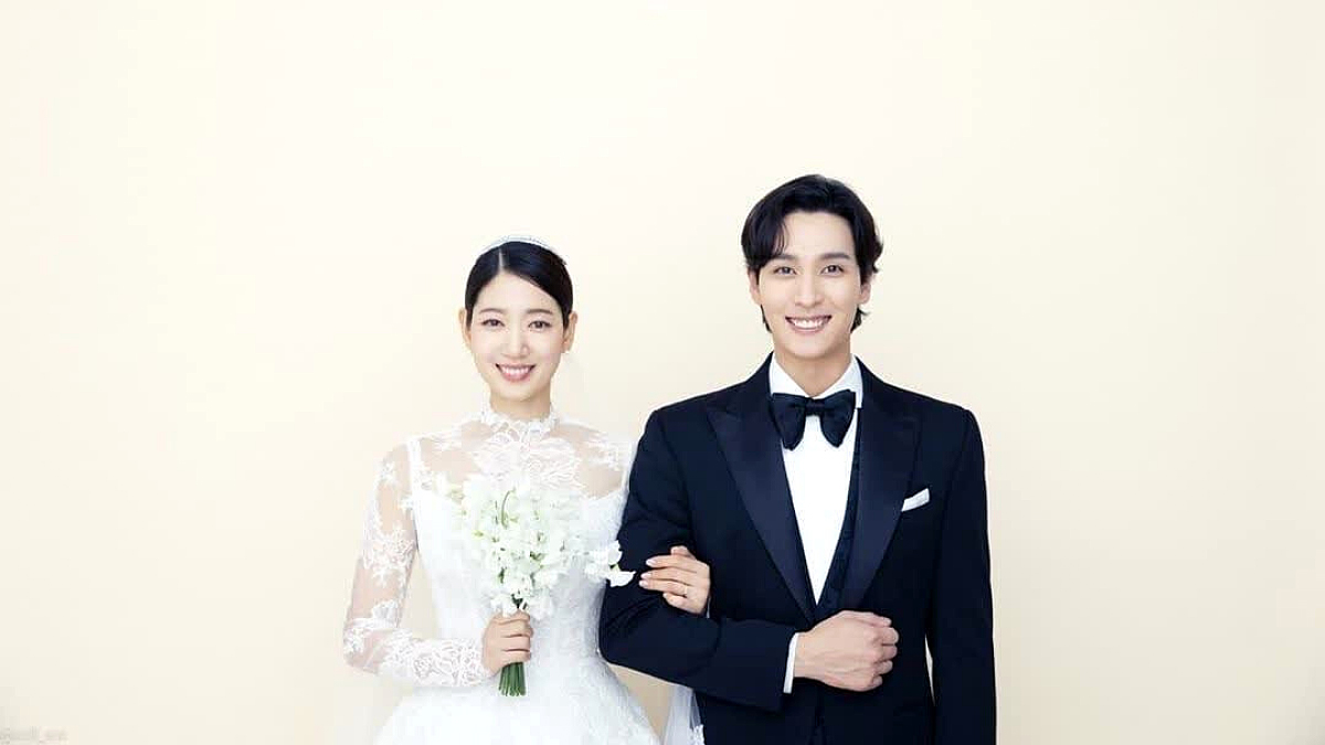 Park Shin Hye And Choi Tae Joon's Pre-Wedding Photos Are Here And They're *Beautiful*
