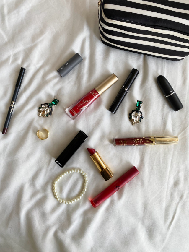 Andreiana's red lipstick collection
