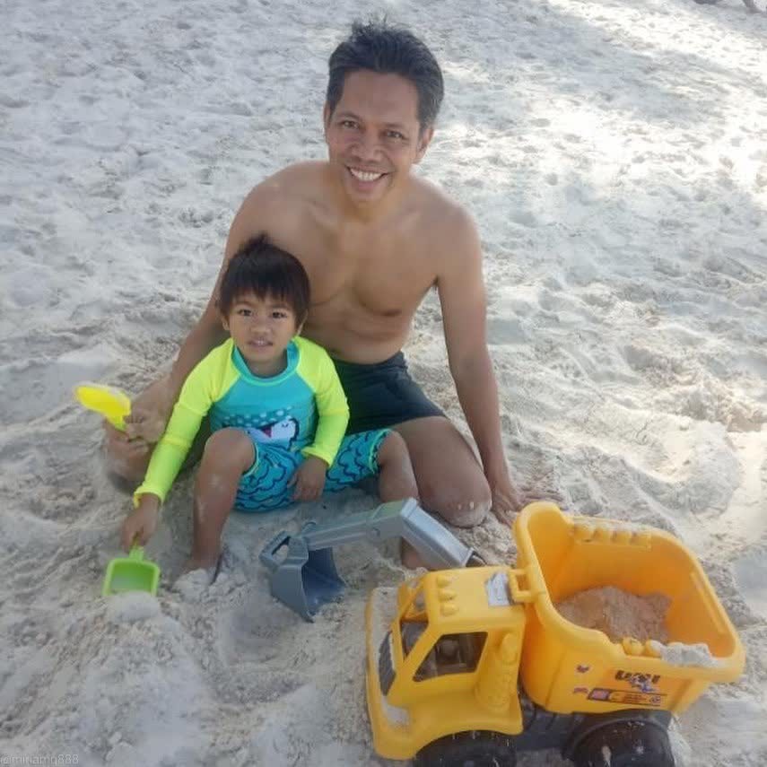 Ardy Roberto with son Elijah in Boracay