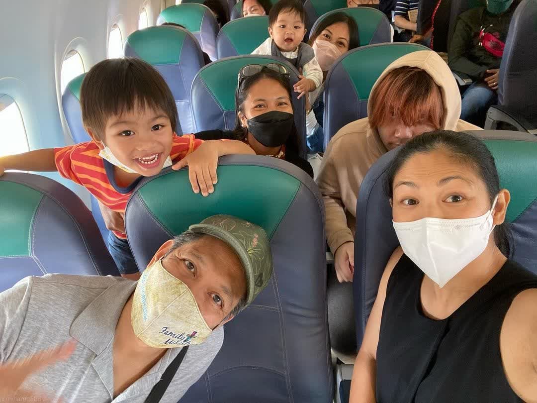 Miriam Quiambao and family on flight to Boracay