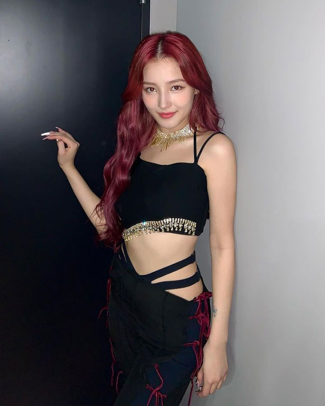 momoland nancy with red hair 