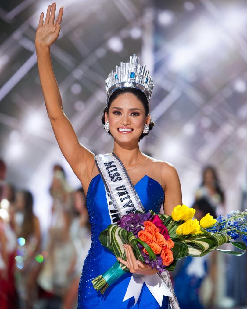 Pia Wurtzbach crowned Miss Universe 2015