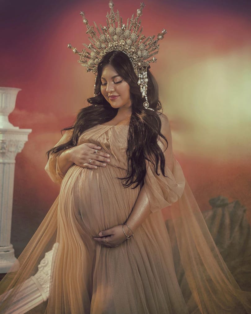 Viy Cortez channels a Greek goddess in her maternity shoot