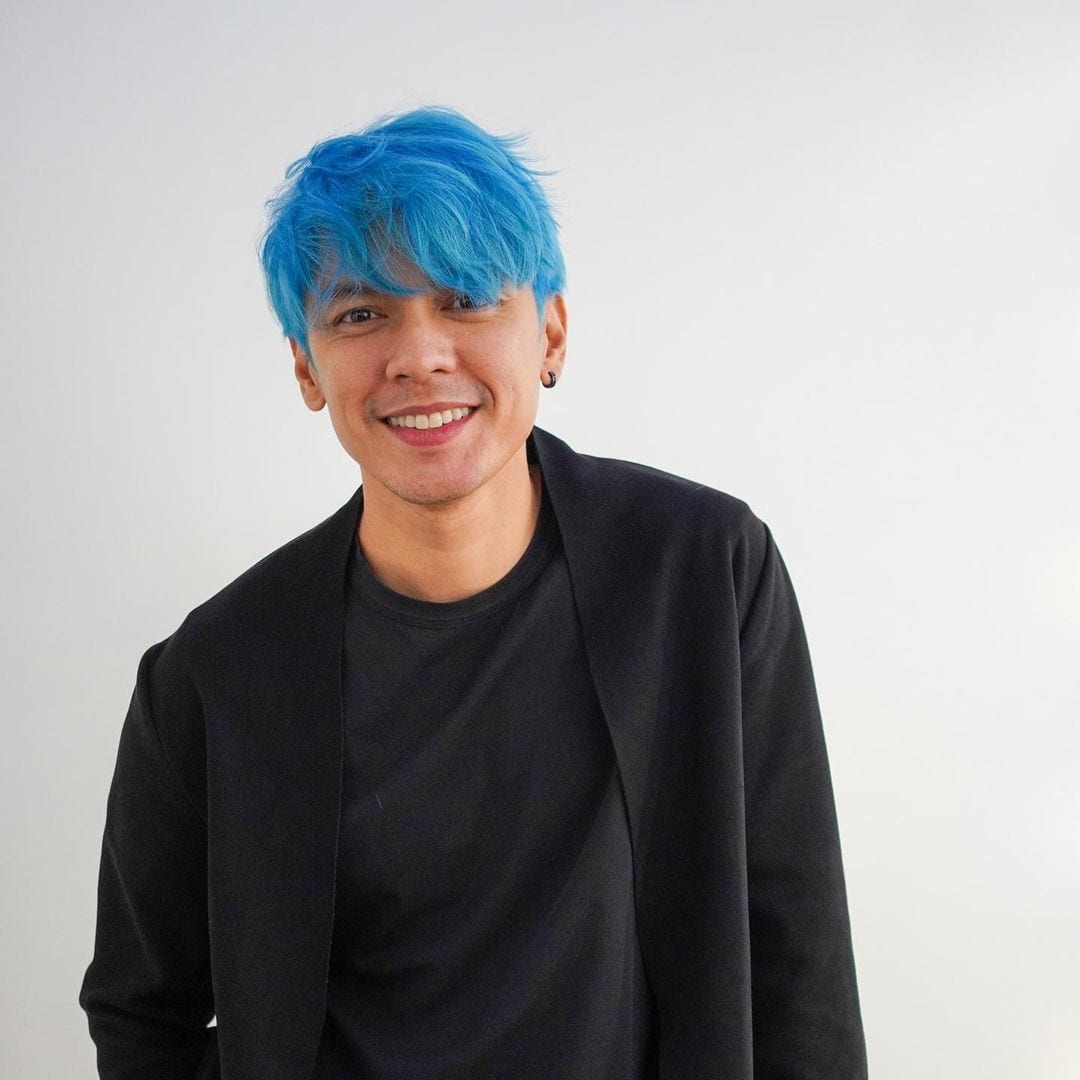 Carlo Aquino debuts new blue hair color