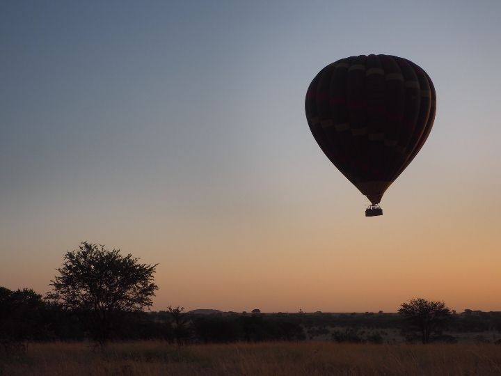 African safari, Tanzania, hot air balloon ride
