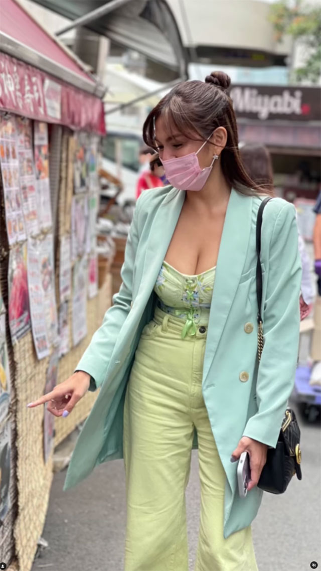 andrea torres' blazer outfits