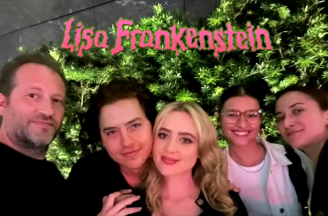 Liza Soberano in photo with Lisa Frankenstein co-stars