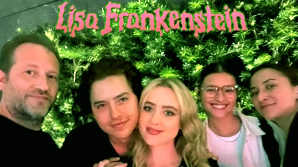 Liza Soberano in photo with Lisa Frankenstein co-stars