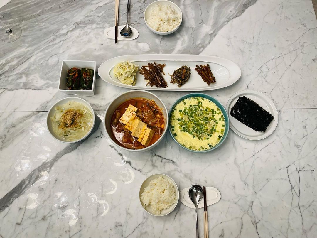 Son Ye Jin's cooking