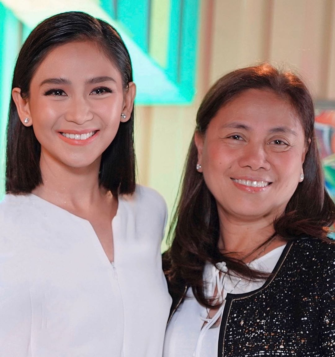 sarah g with mommy divine