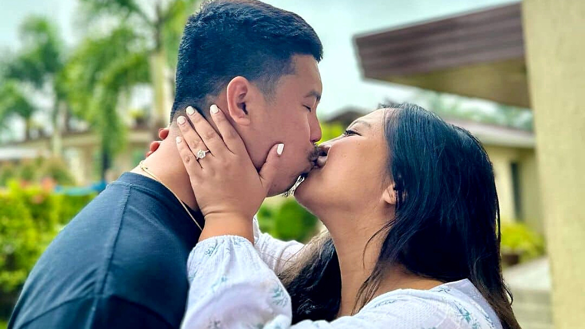Cong 'Cong TV' Velasquez and Viy Cortez engaged