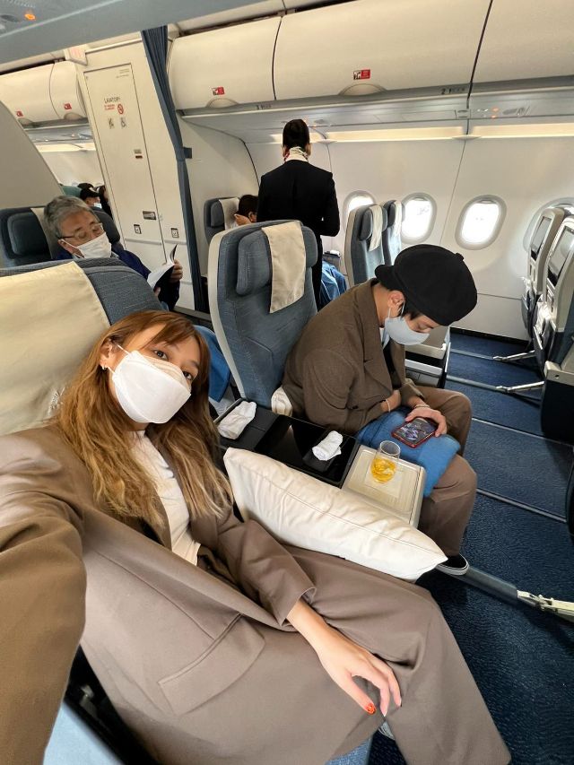 Kathryn Bernardo and Daniel Padilla Wore Matching Airport OOTDs on Their Way to Japan