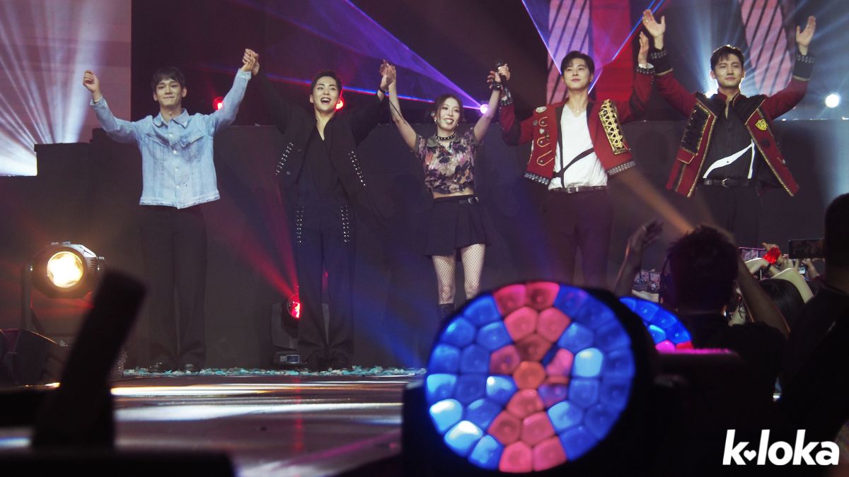 BoA, TVXQ, and EXO's Xiumin and Chen ending stage at Be You 2 in Manila