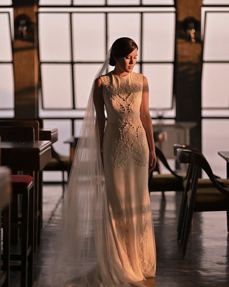Maiqui Pineda stuns in a bridal gown