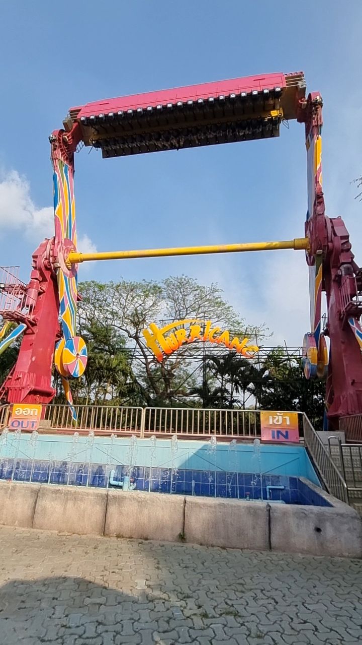 Dream World Amusement Park Bangkok Hurricane