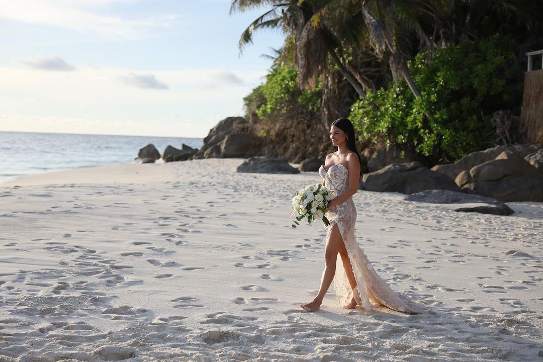 pia wurtzbach beach wedding gown