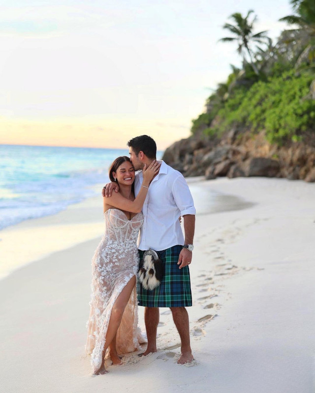 Pia Wurtzbach and Jeremy Jauncey got married in Seychelles!