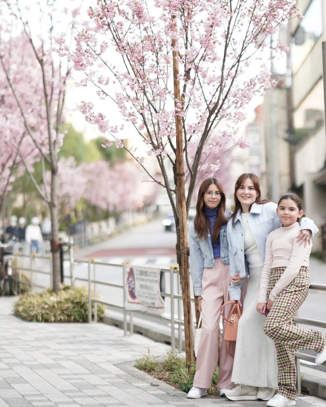 chesca kramer kendra kramer scarlett kramer in japan cherry blossom outfits