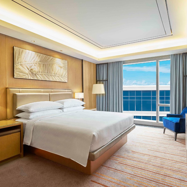 Hilton Manila Room