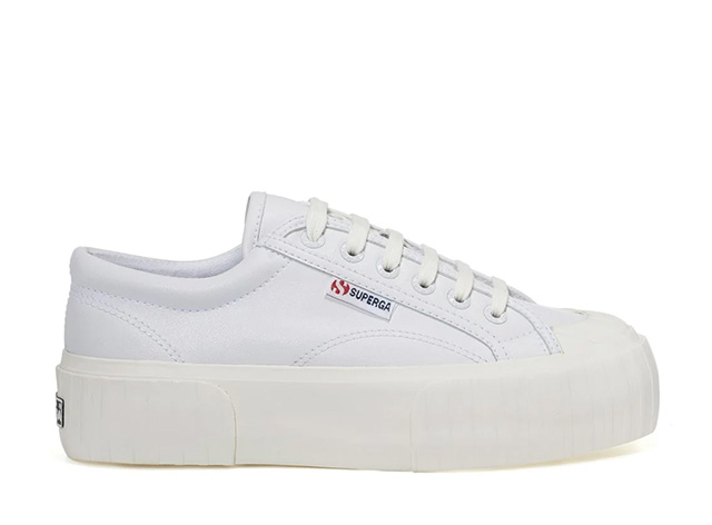 You Can Wear These White Leather Sneakers Even On Rainy Days