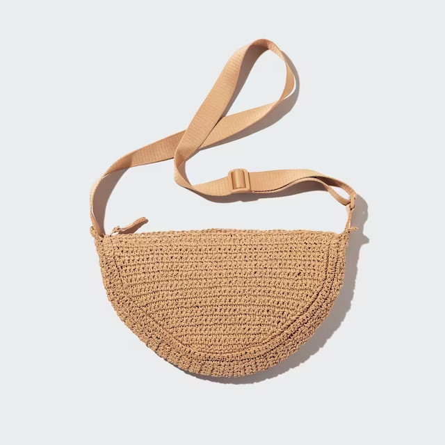 Uniqlo round mini crochet bag in beige