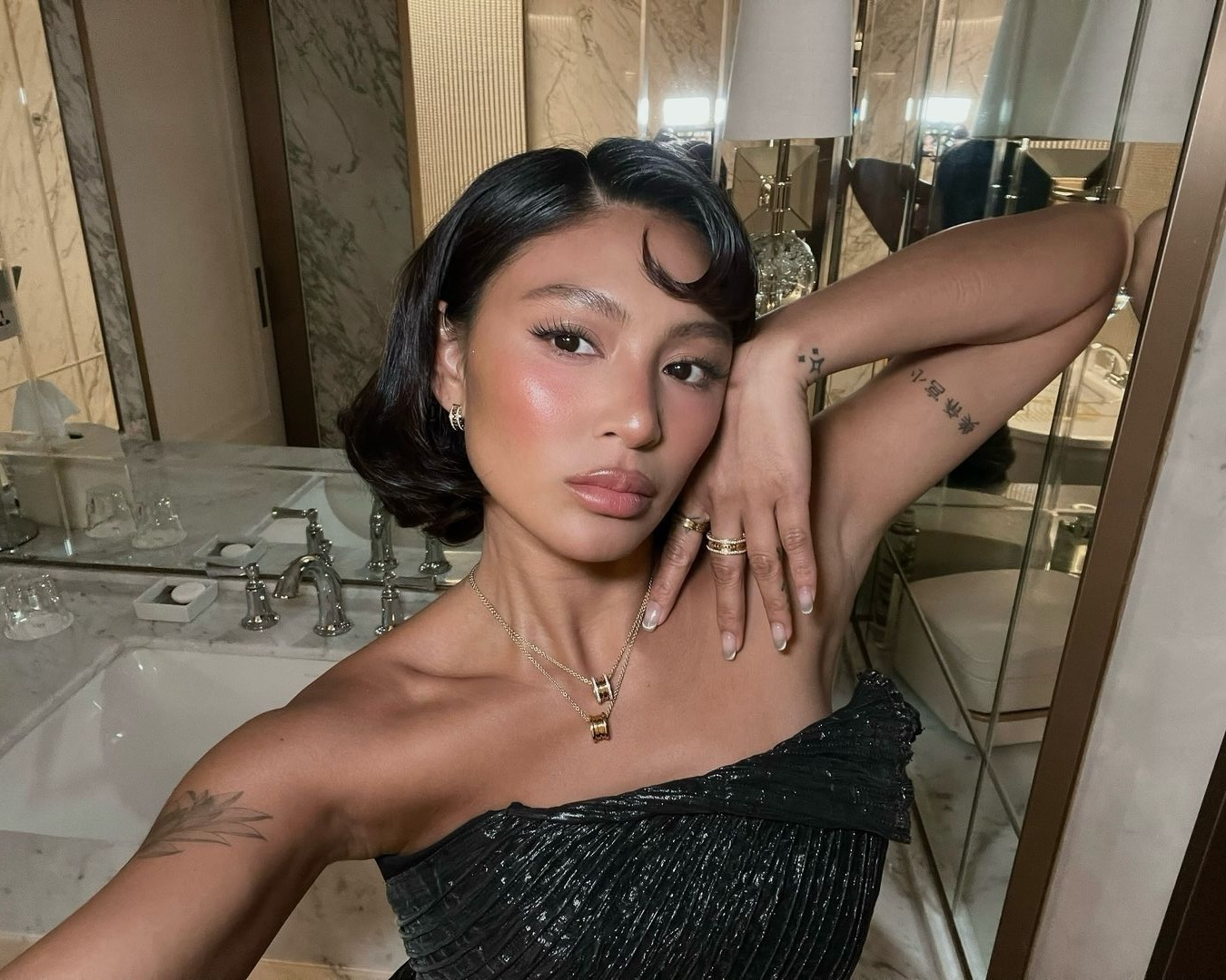 Nadine Lustre's selfie before attending the Bulgari event in Seoul, South Korea