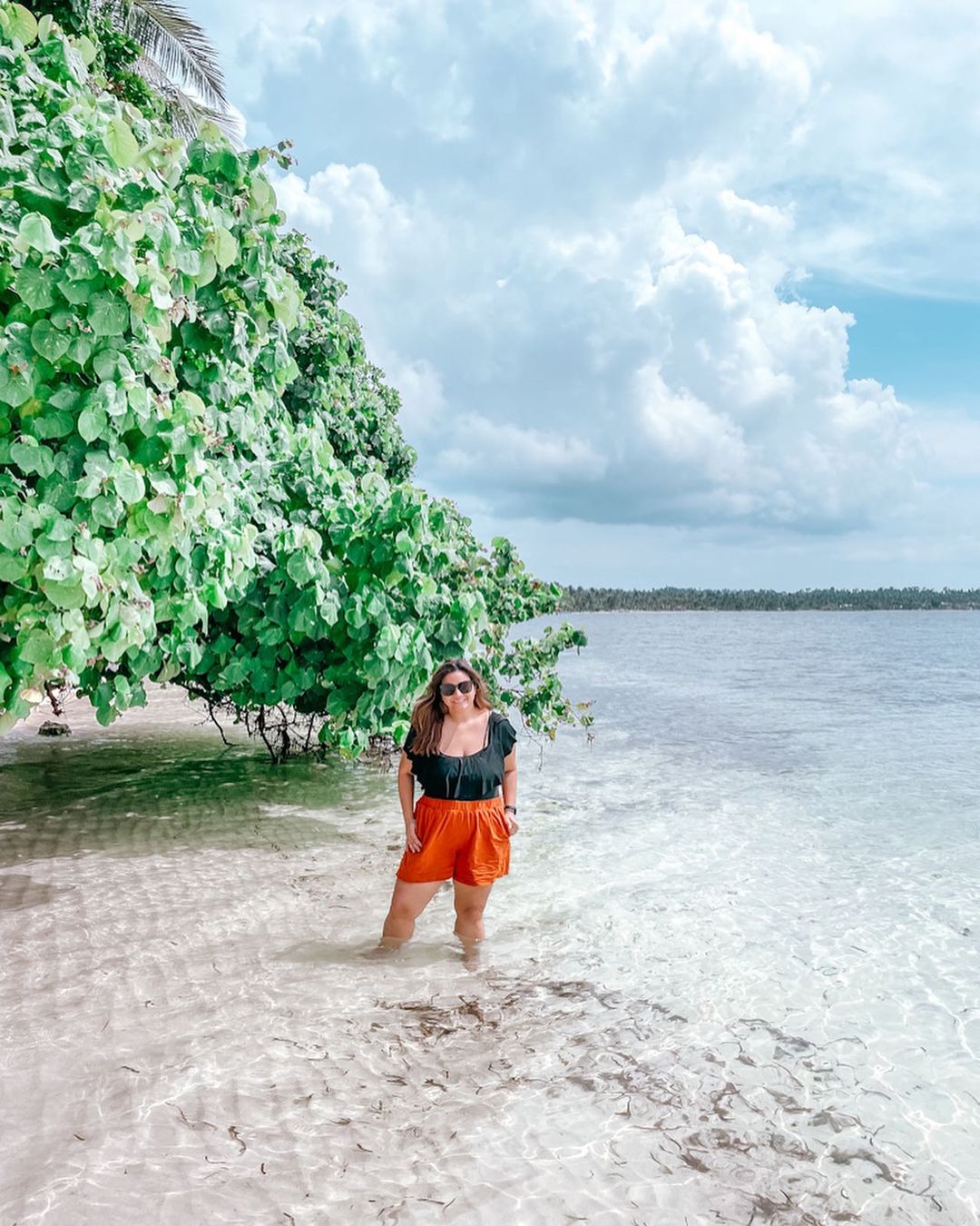 image of paula peralejo on the beach