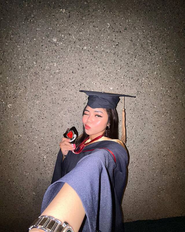 image of Amy Nobleza graduating from college