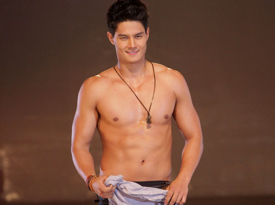 Cosmo Bachelor Bash 2014: Best Chests